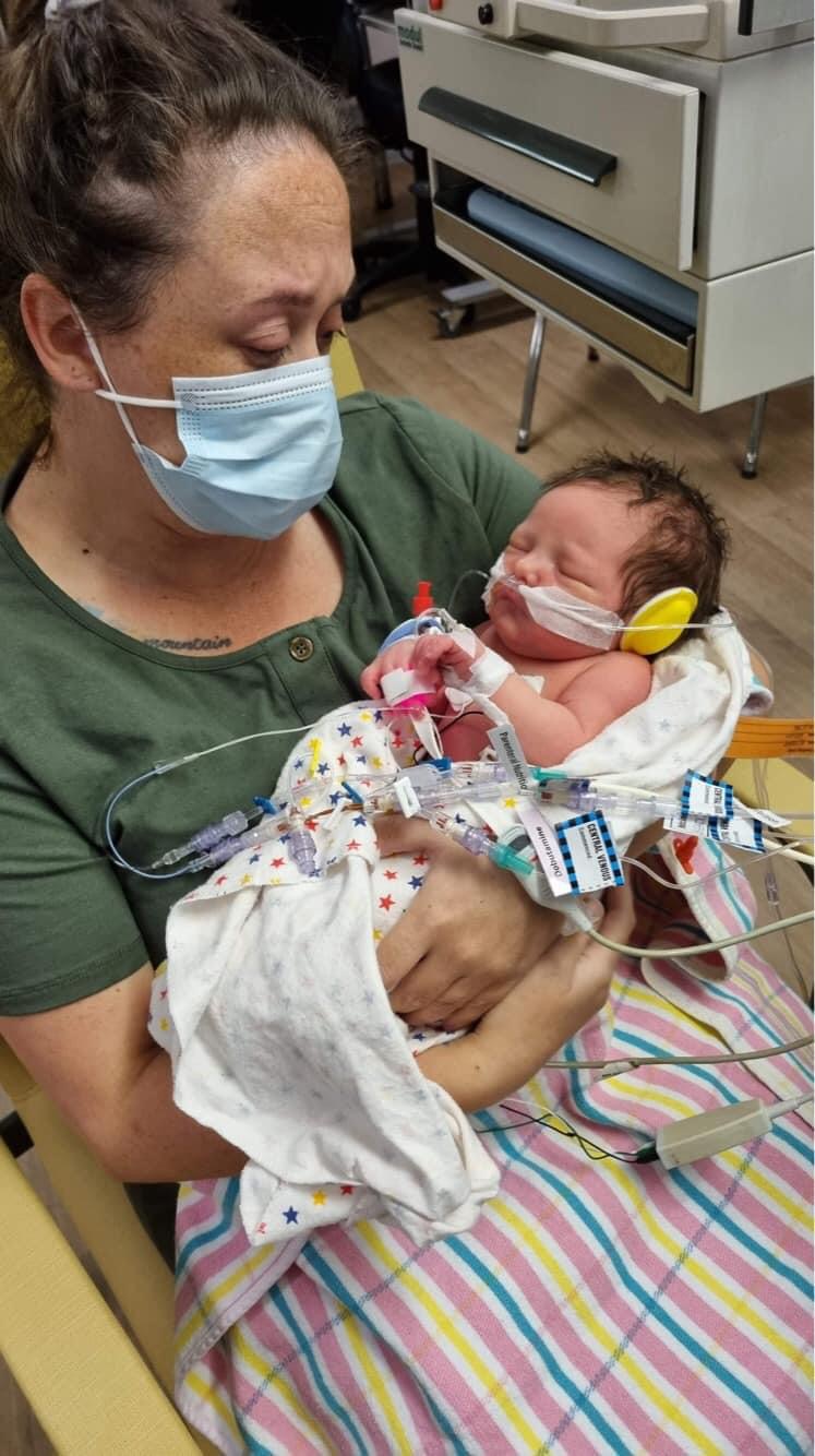 A midwife told Sam to have Panadol for 'intense backpain'. Her baby had to be resucitated - Vimarsana News