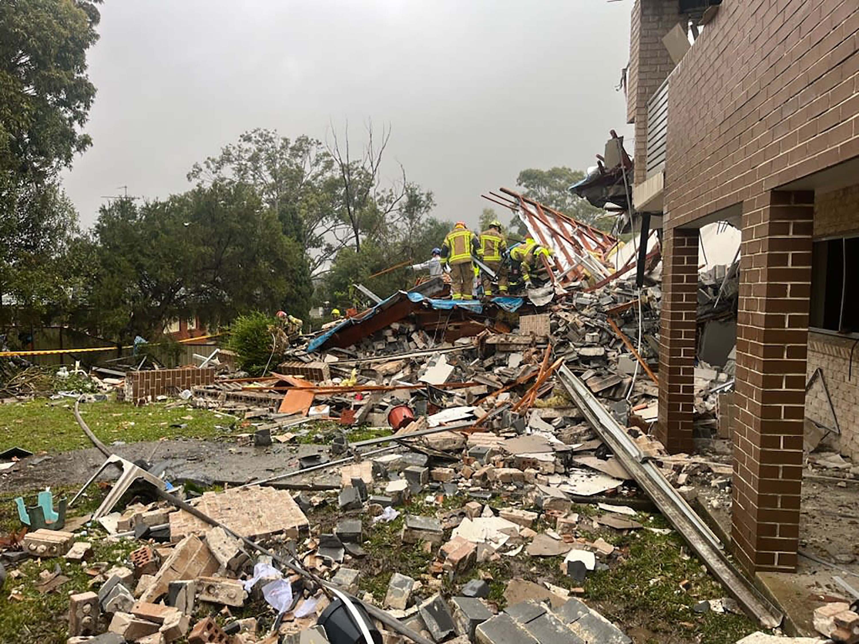Whalan townhouse explosion: Desperate search to find person trapped - Vimarsana News