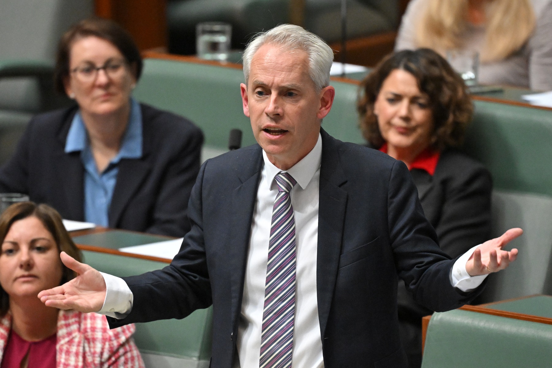 Controversial immigration directive to be replaced - Vimarsana News