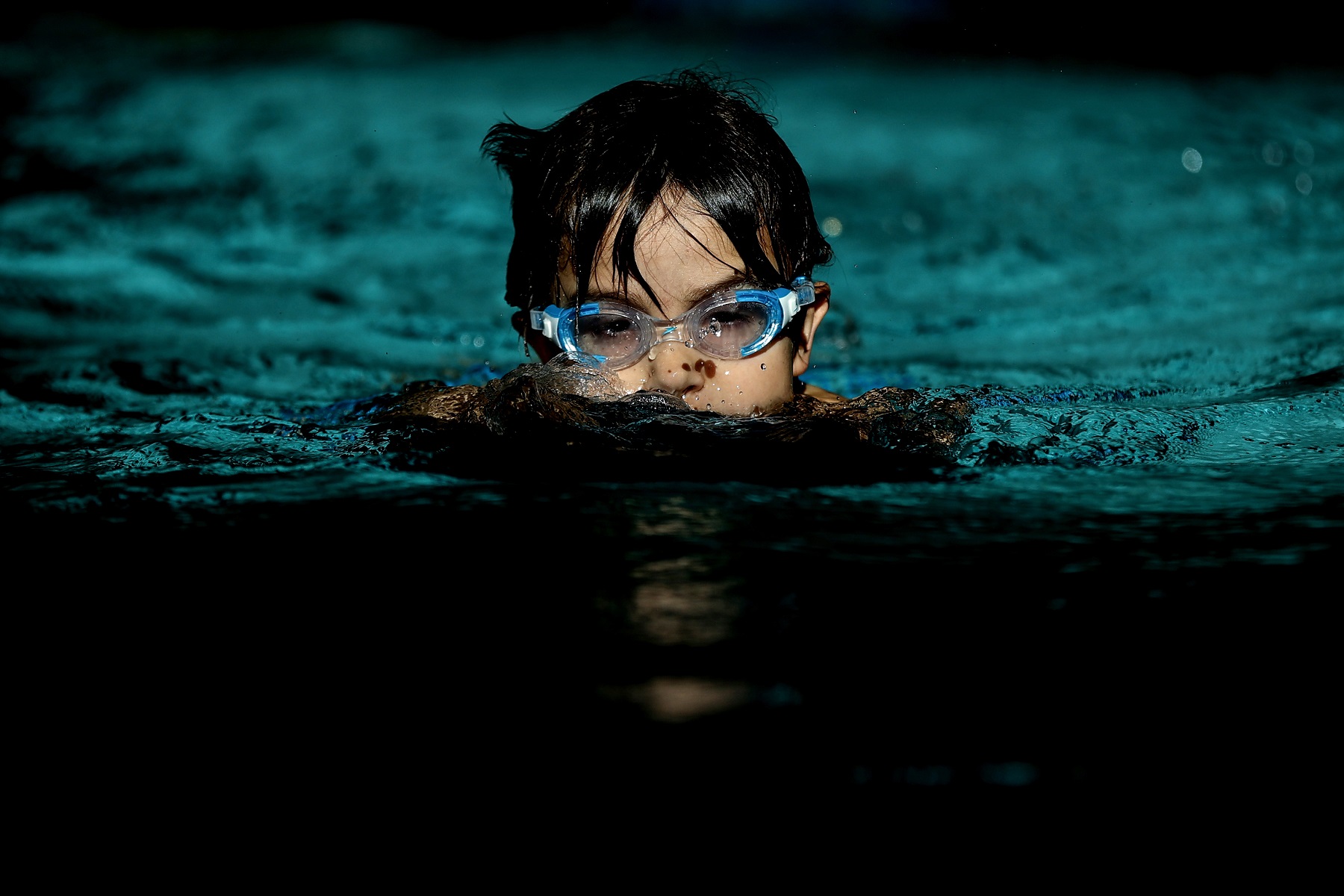 Free swimming lessons aim to improve water safety in migrant communities - Vimarsana News