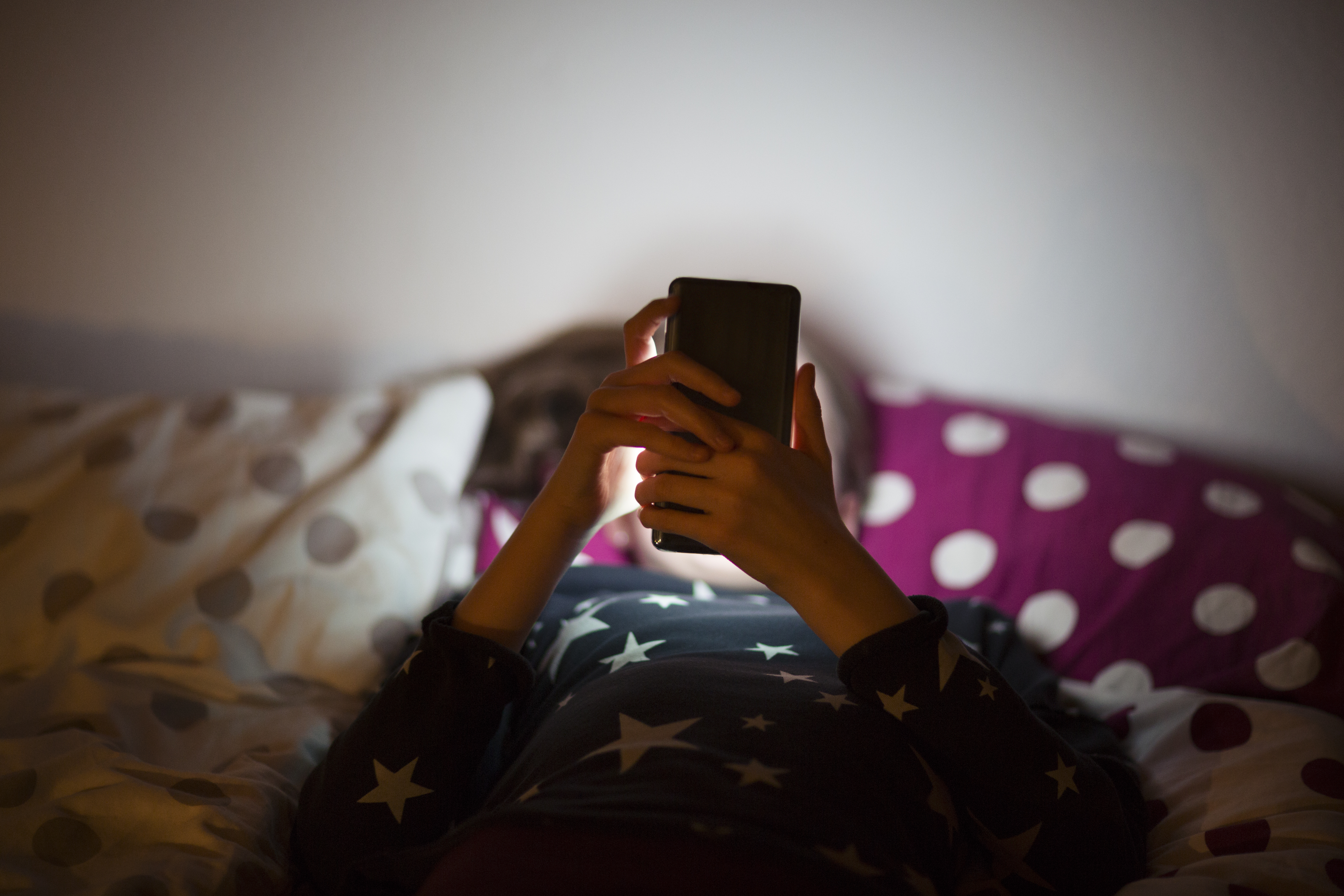 Social media bans for under 16s - Vimarsana News