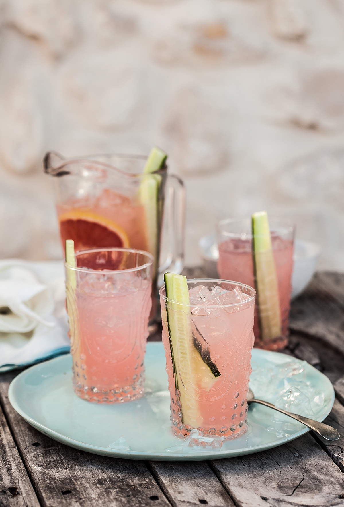 Cucumber-infused gin and grapefruit spritzer