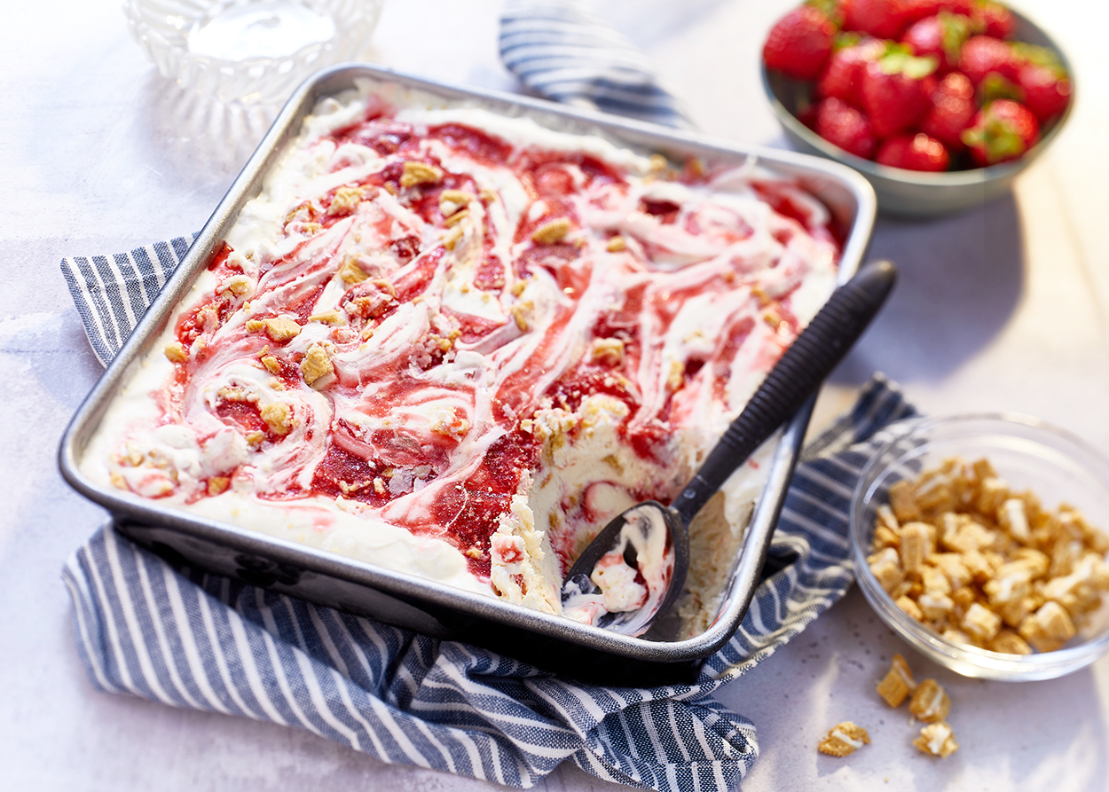 No-churn strawberry cheesecake ice-cream