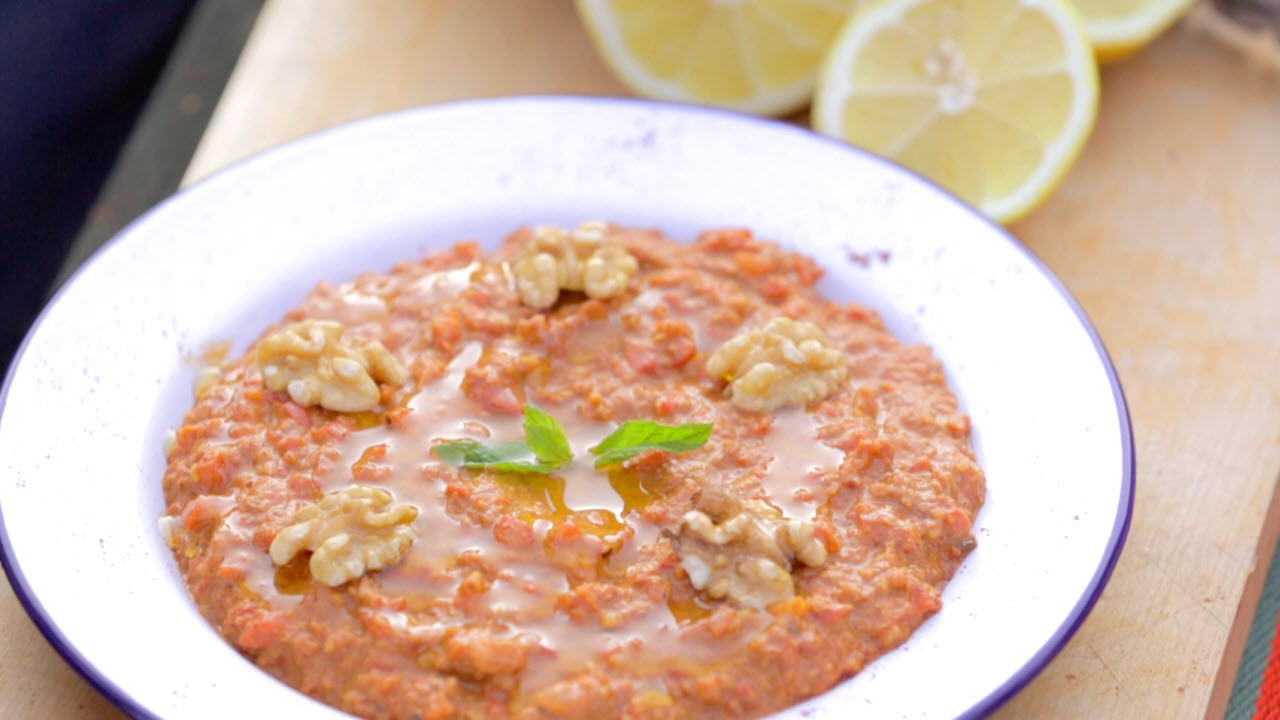 Roasted red pepper and walnut dip