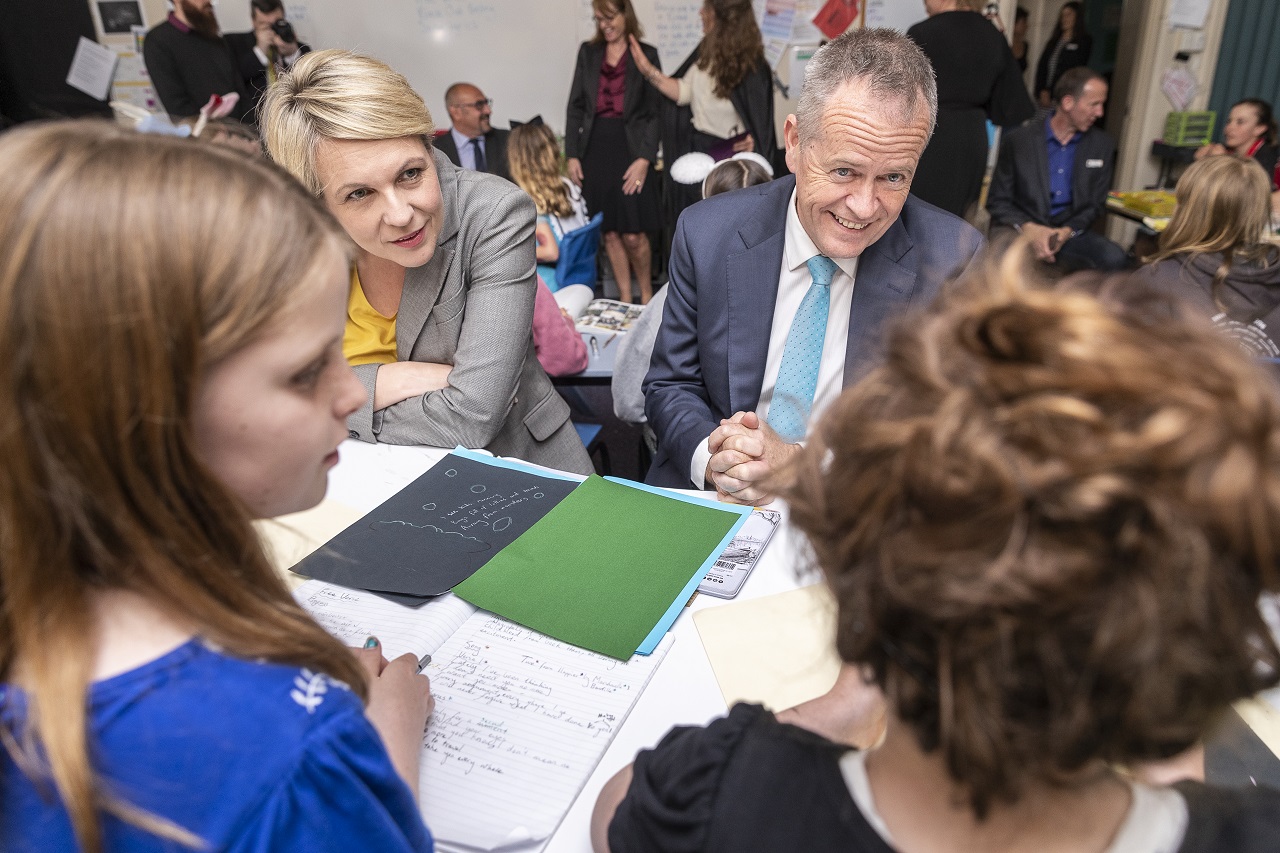 Bill Shorten and Tanya Plibersek talk to students in Melbourne.
