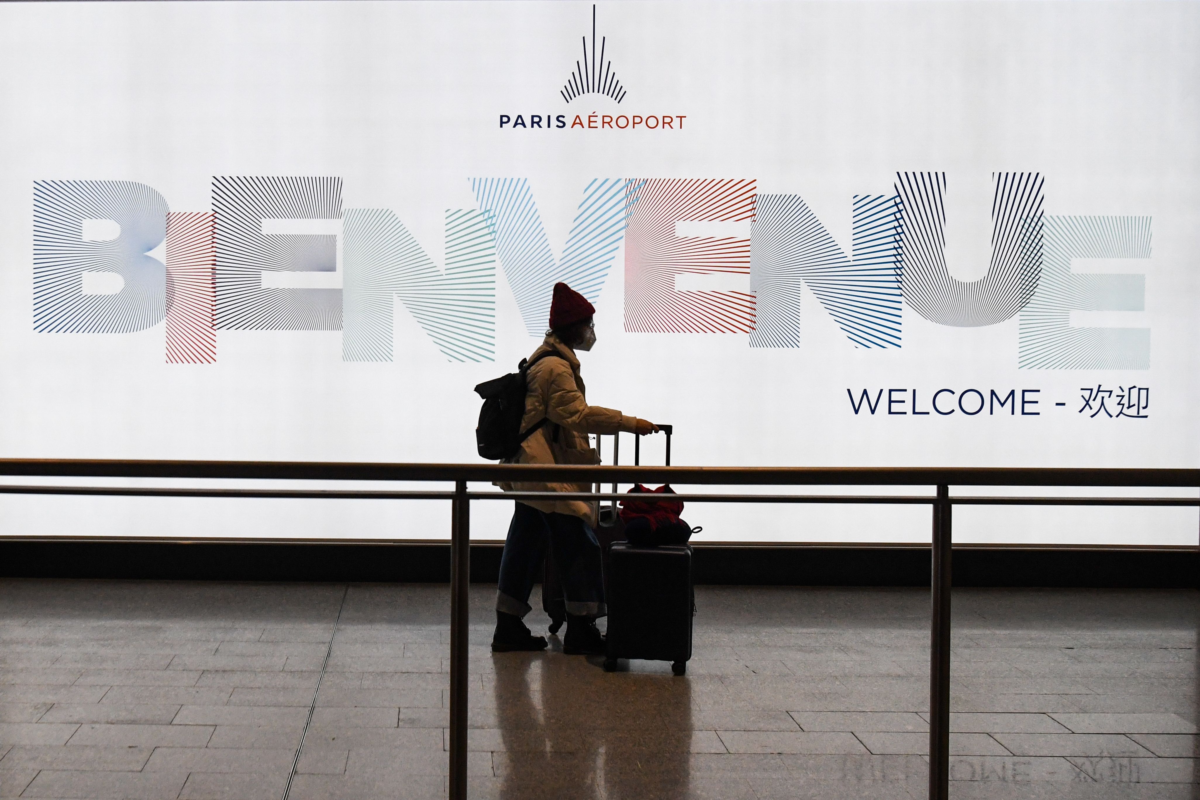 Air France has said that passengers will be required to wear masks on flights from next week.