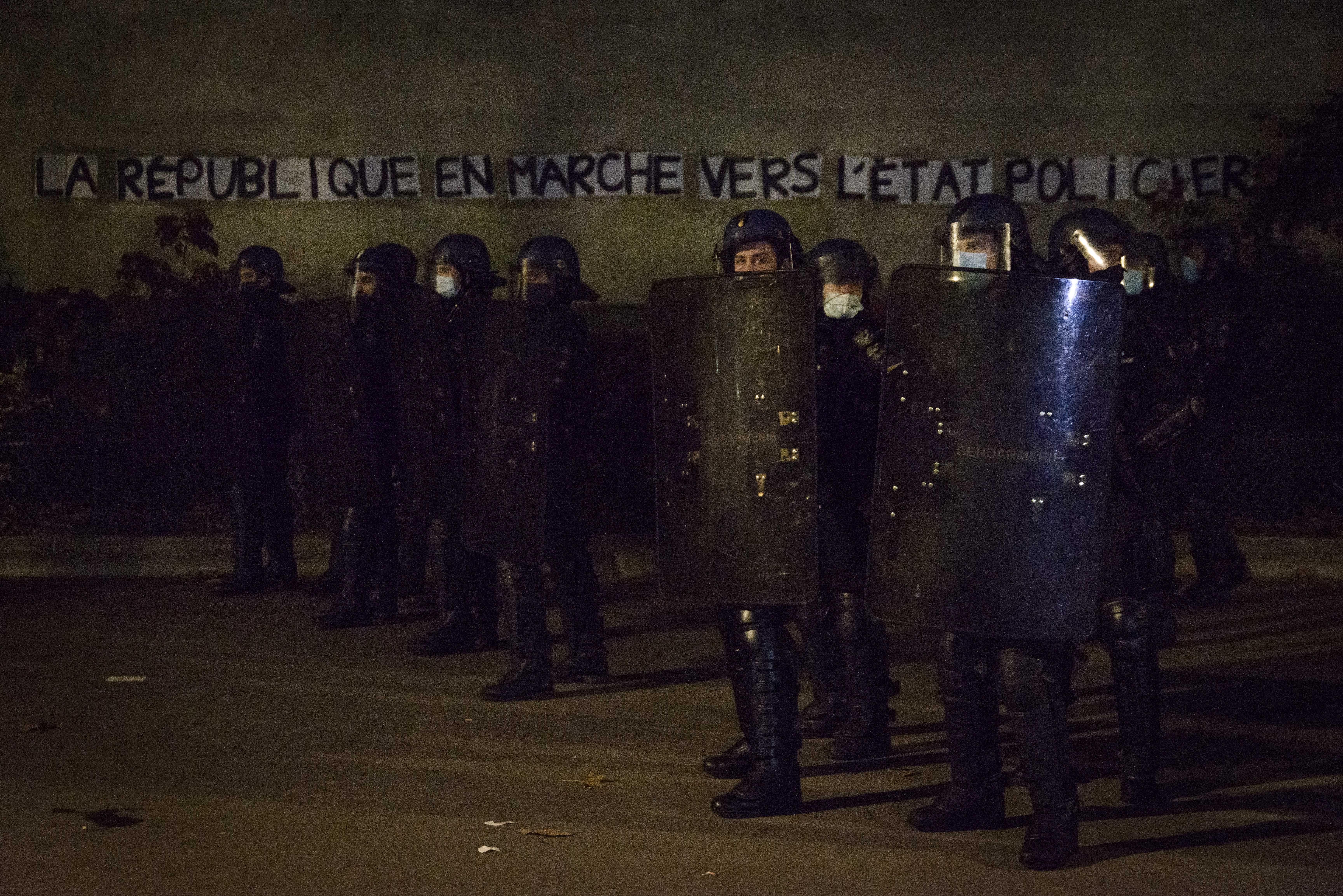 The bill would prohibit people from sharing images and footage showing police officers' faces on social media.