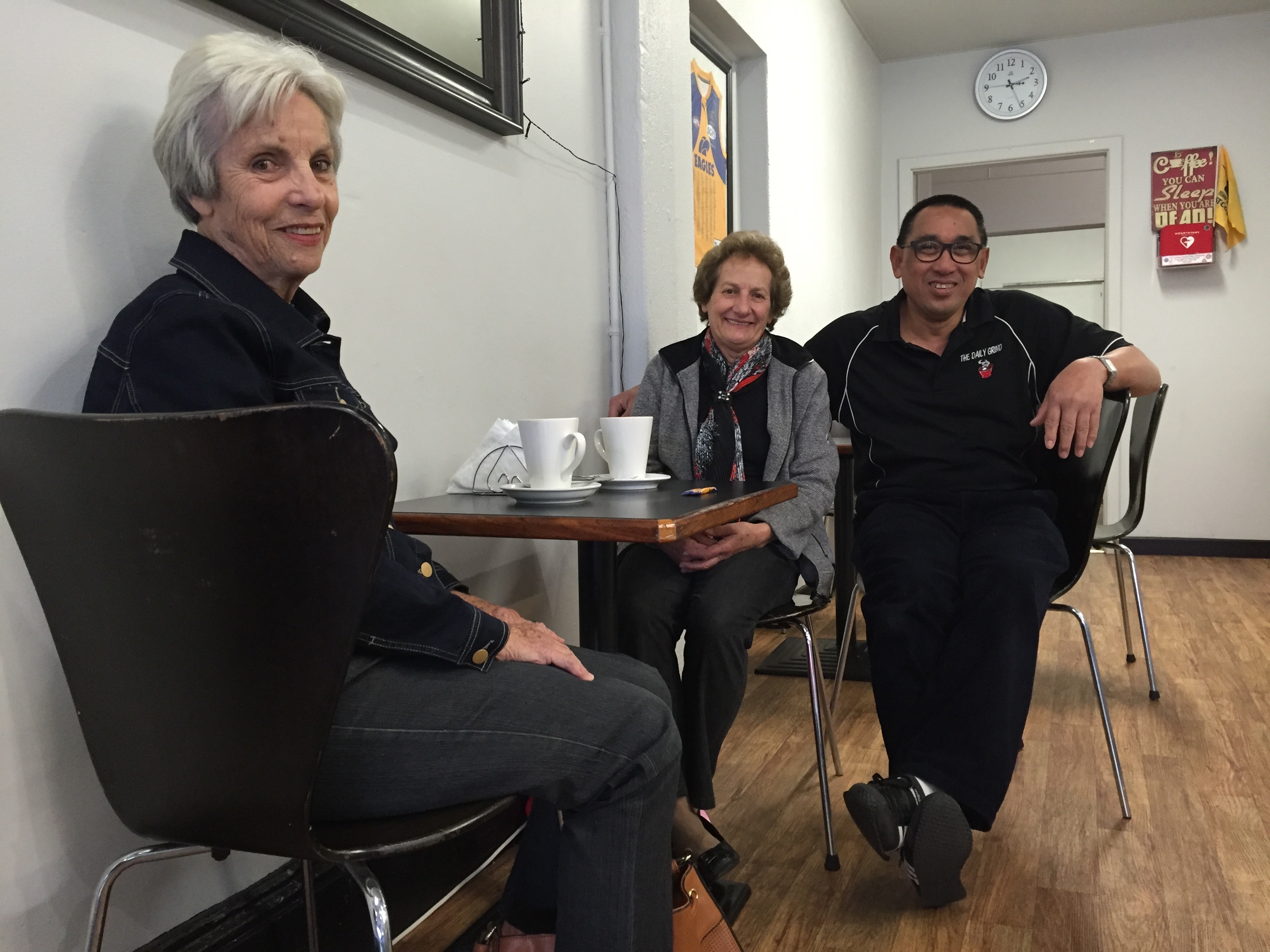 Alep Mydie with Katanning locals Ann Yardley and Lynnette Dewson