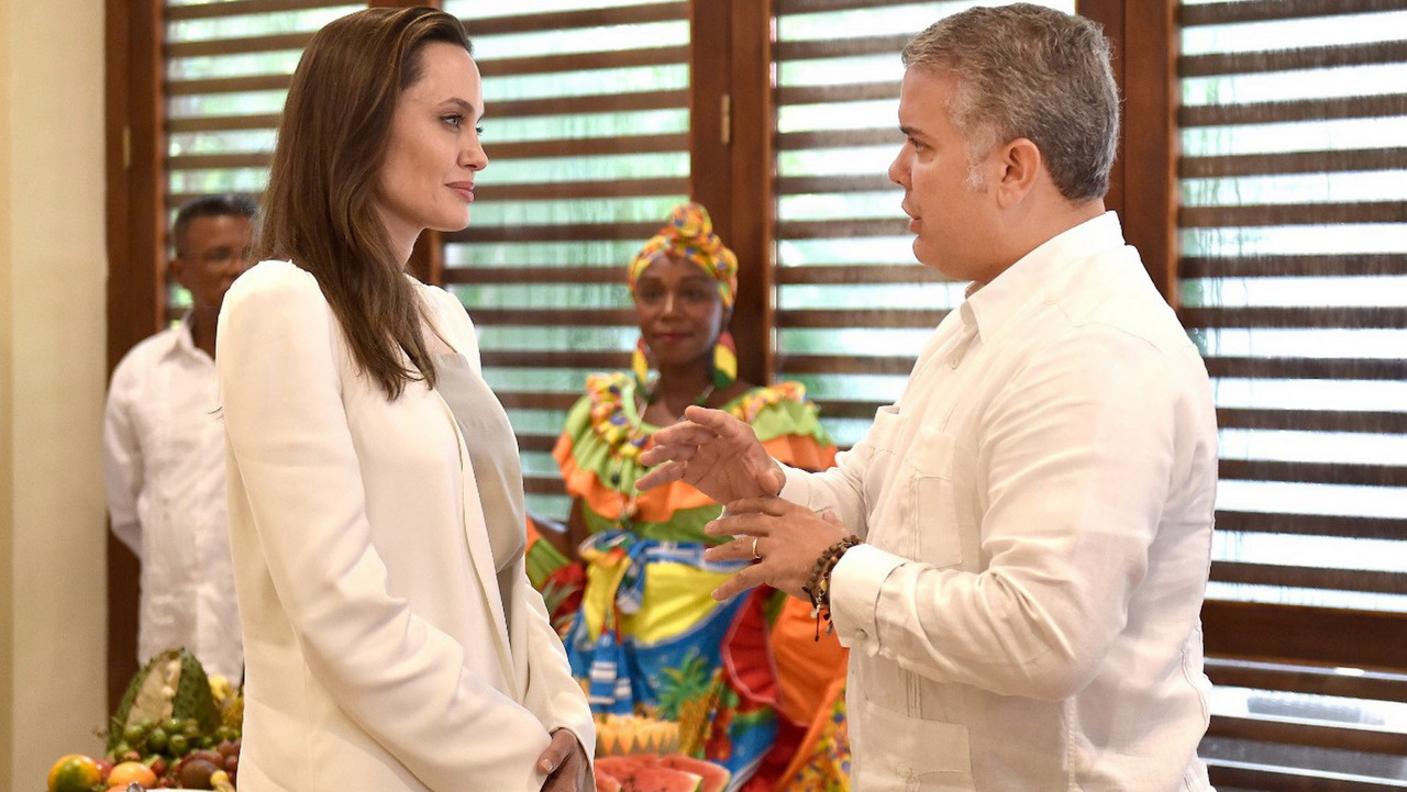 President of Colombia Ivan Duque speaks with UNHCR special envoy Angelina Jolie during a meeting in Cartagena, Colombia.