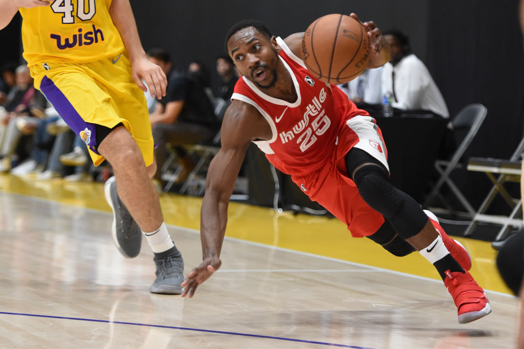 Marquis Teague of the Memphis Hustle handles the ball against South Bay Lakers during an NBA G-League game on December 17, 2017.
