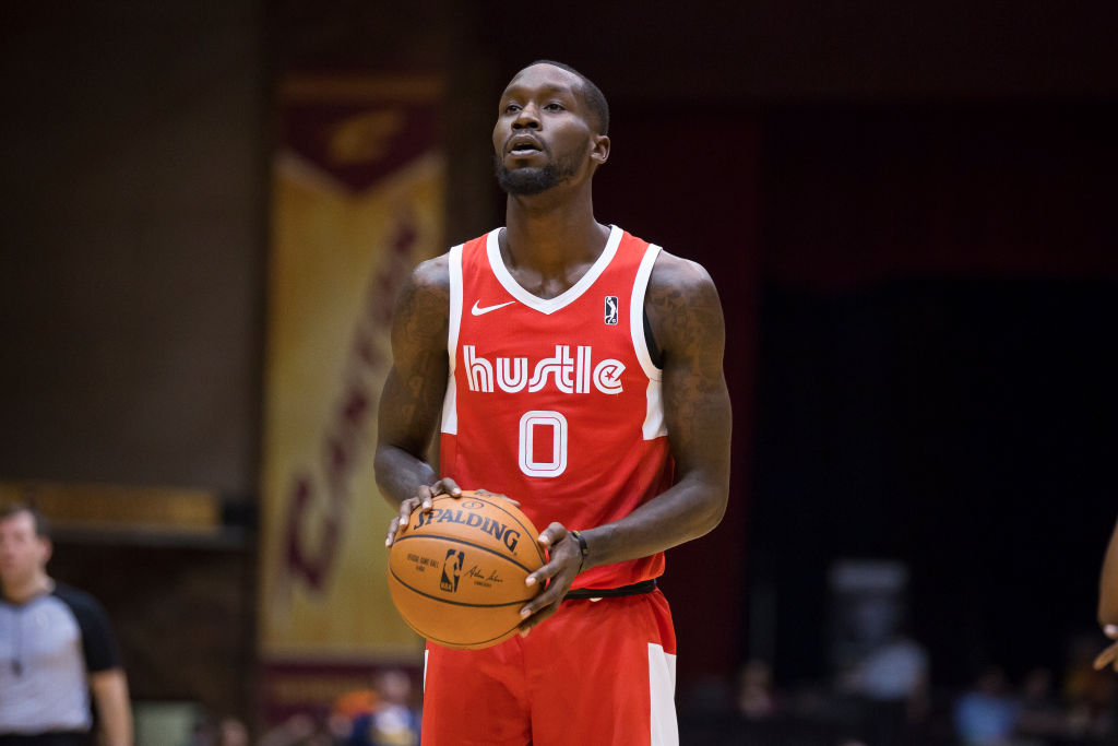 Trahson Burrell of the Memphis Hustle shoots the ball against the Canton Charge on November 15, 2017.