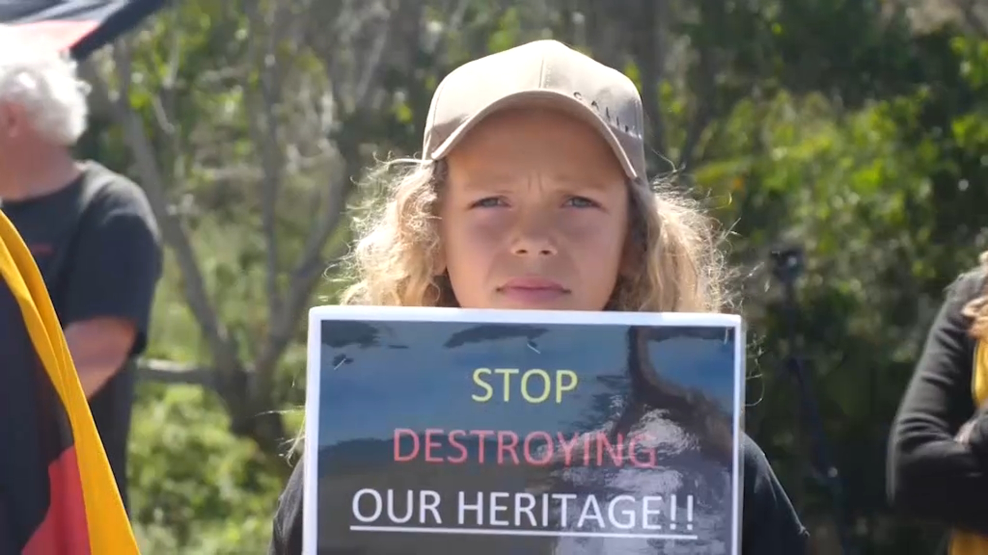 A young protester at tiralina (Eaglehawk Neck).