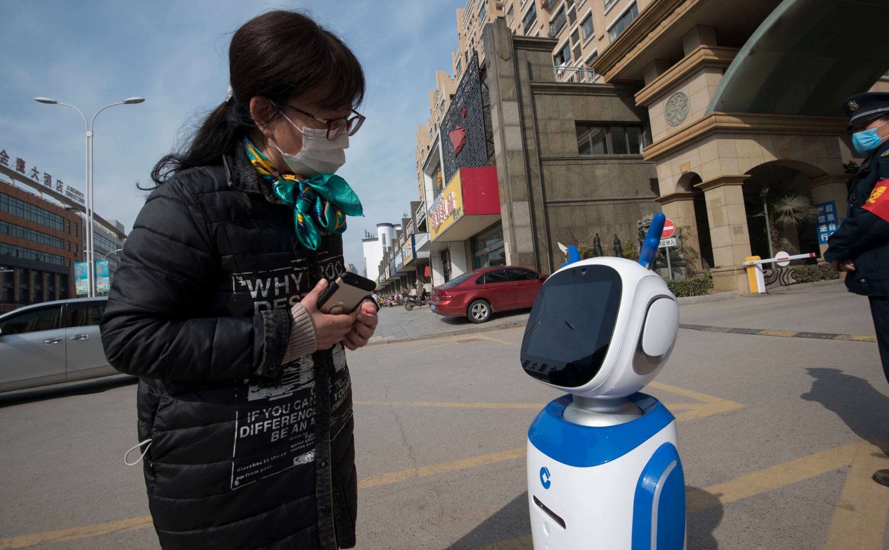 A robot publicises knowledge about prevention of the new coronavirus and pneumonia to local residents in Hai'an City, China's Jiangsu Province. Feb 19, 2020.
